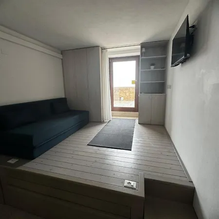 Lato Nord Il Blu Vista E Accesso Mare Diretto *